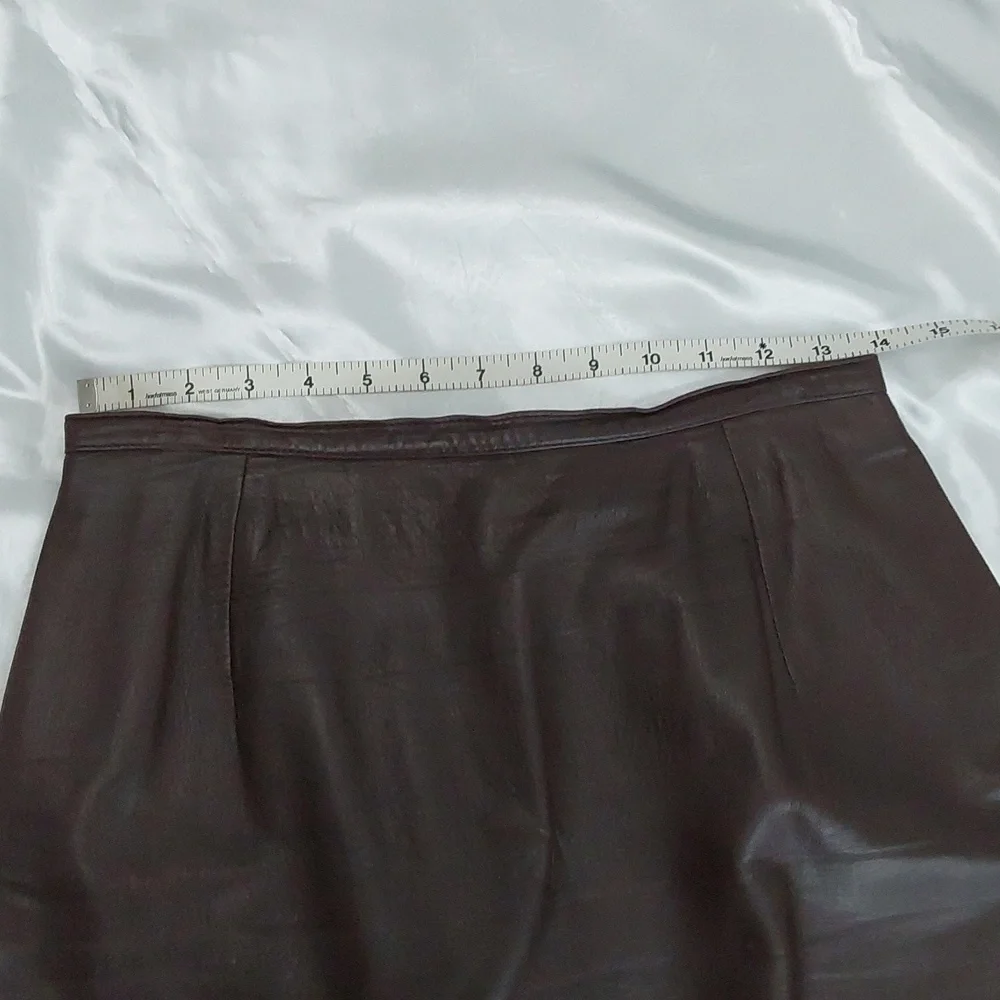 Ann Taylor Leather Mini Skirt Chocolate Brown, Fully Lined, Darted, Size 6 - Picture 6 of 15